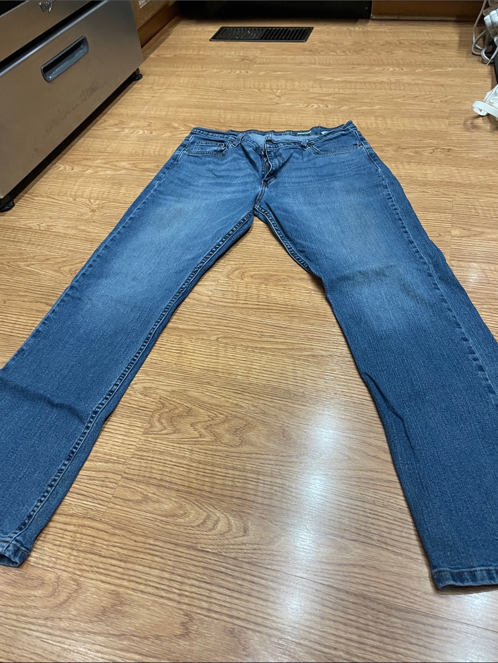 George Mens Straight Fit Blue Jeans